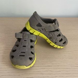 Velcro water shoes size 5